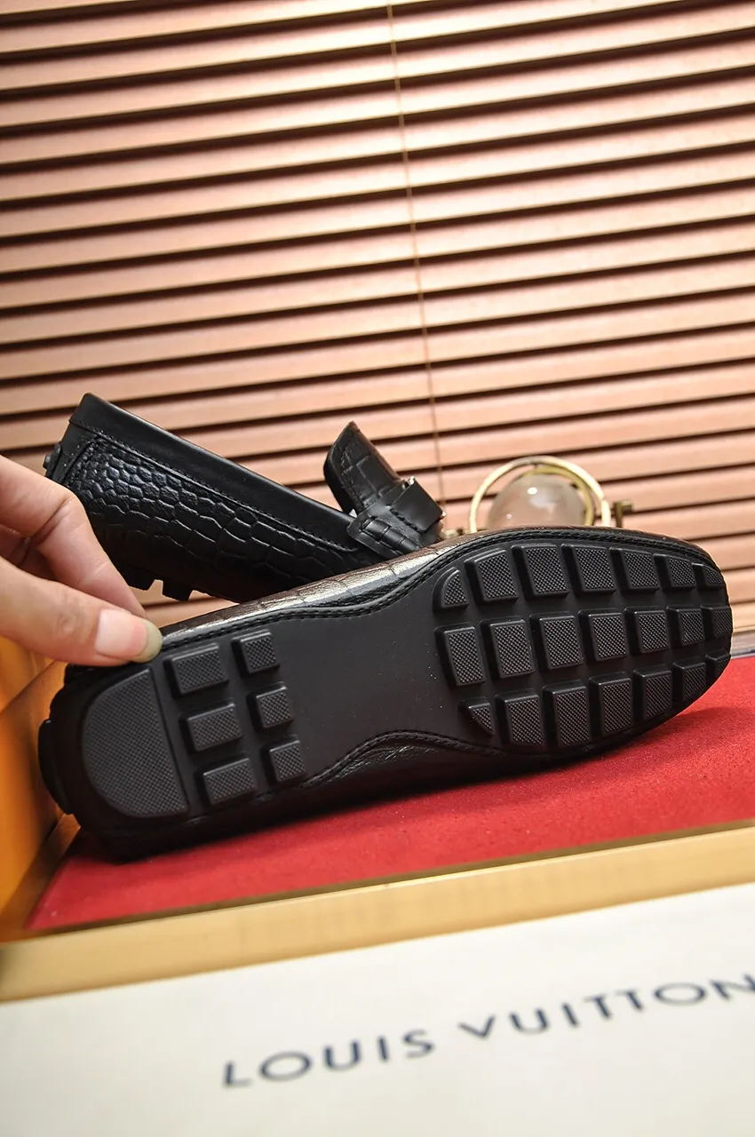 Men's men's shoes 💰420💶 [LV Doudou shoes] (water-dyed cowhide lining) new model is on the market, available on the official website. The new Doudou shoes are processed into single-color materials, and the uppers are made of imported horsehide leather. The body of the shoe is fully hemmed with mark thread, and is lined with imported original cowhide leather. The elegant shoe shape is super suitable for all-matching, and the size is 38-44.